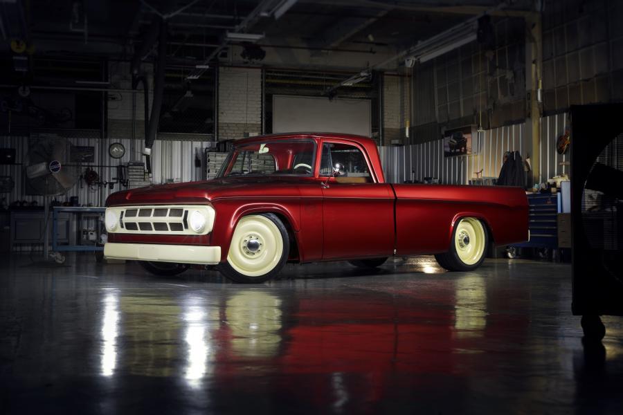  Dodge D200 Lowliner Concept by Mopar 2019 года  (фото 1 из 8)